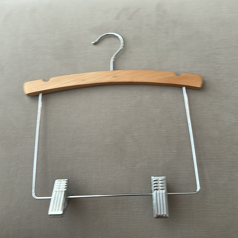 Wooden and Metal Multi-Tier Kids Top and Bottom Hanger Set (10 pc)